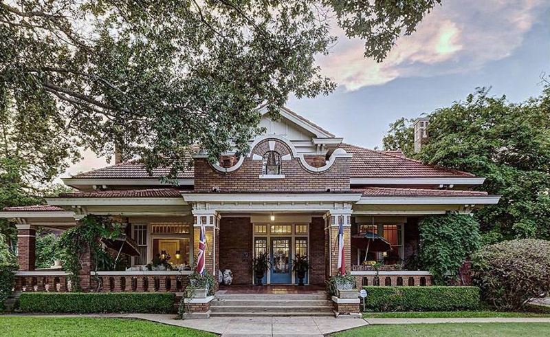 The English Merchant’s Inn - A Summer Getaway in Waxahachie